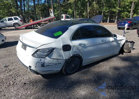 2015 Mercedes-Benz C 300 Luxury 4Matic из США, поврежденный, VIN 55SWF4KB9FU049432